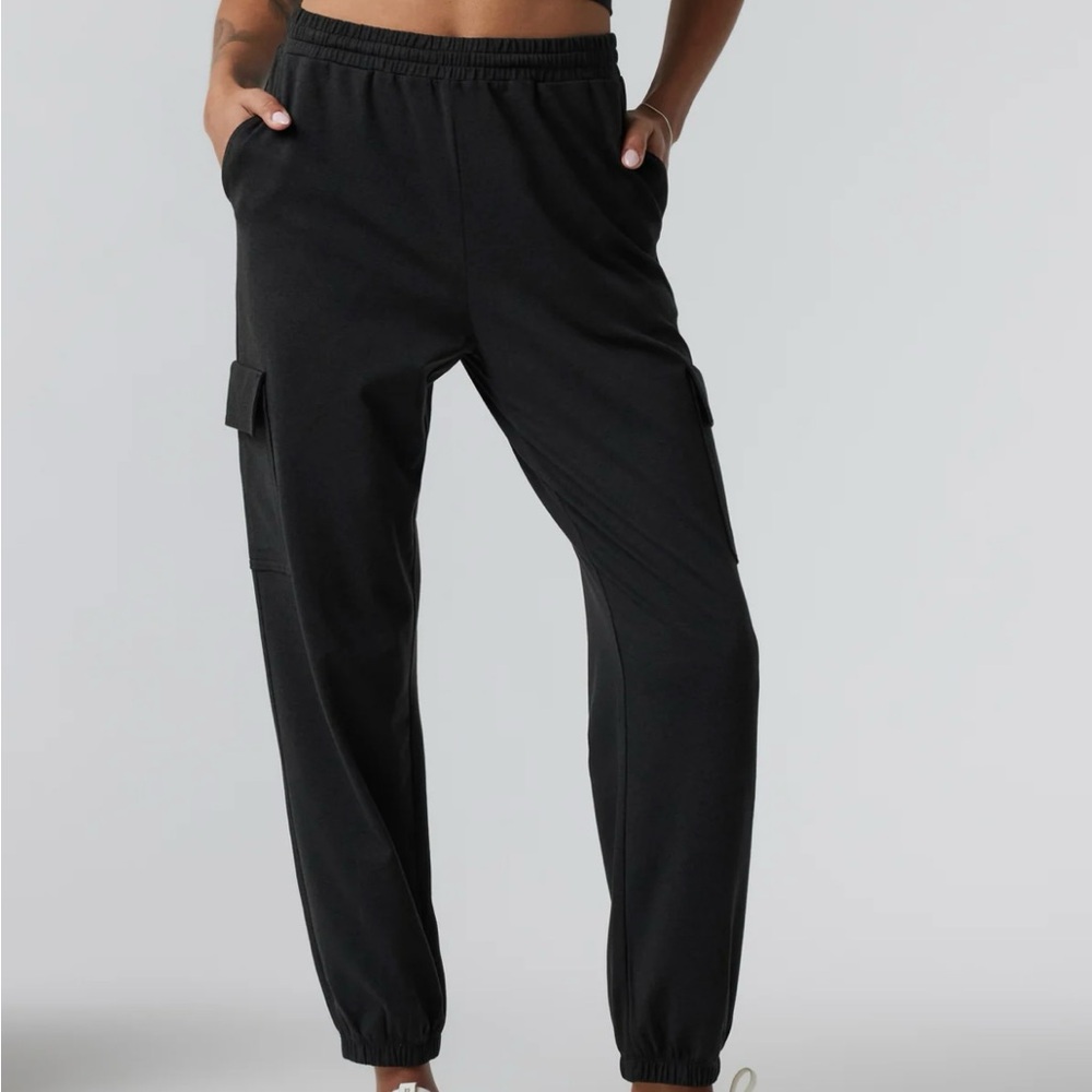 VUORI NWOT Size XS Boyfriend Cargo Sweatpants